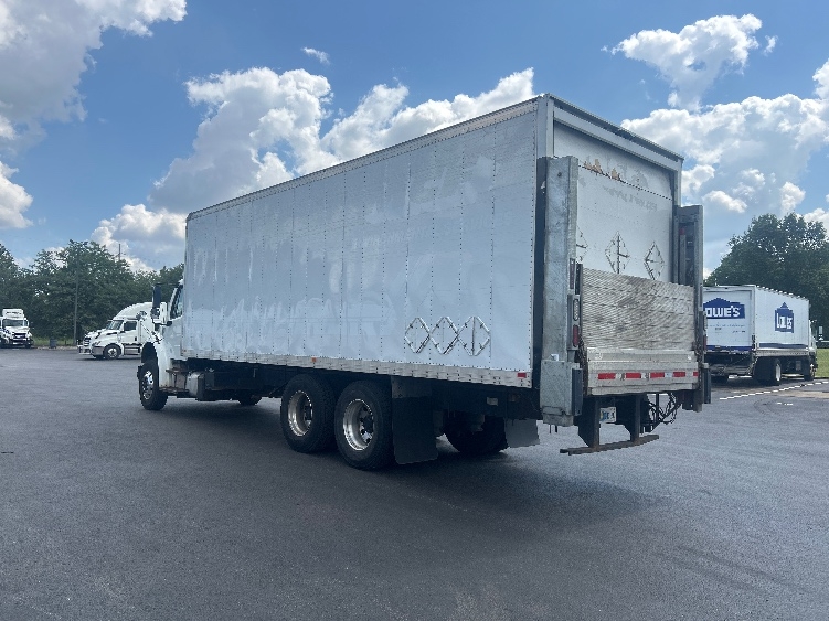 2021 Freightliner eM2 in Louisville, KY — photo 6