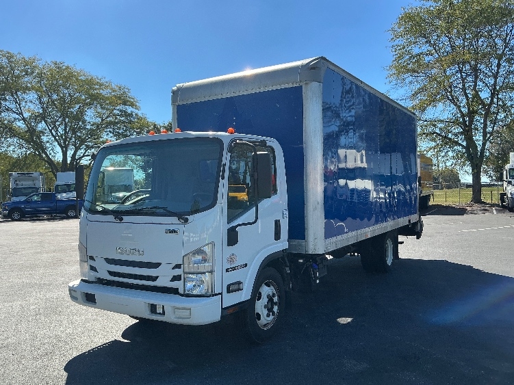 2021 Isuzu NRR in Lexington, KY — photo 3