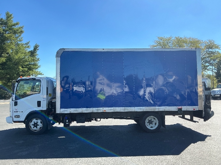 2021 Isuzu NRR in Lexington, KY — photo 4