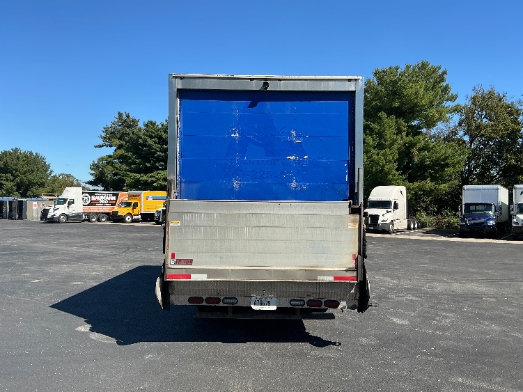 2021 Isuzu NRR in Lexington, KY — photo 7