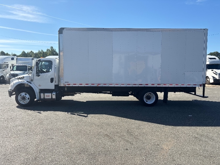 2021 Freightliner eM2 in Greensboro, NC — photo 4
