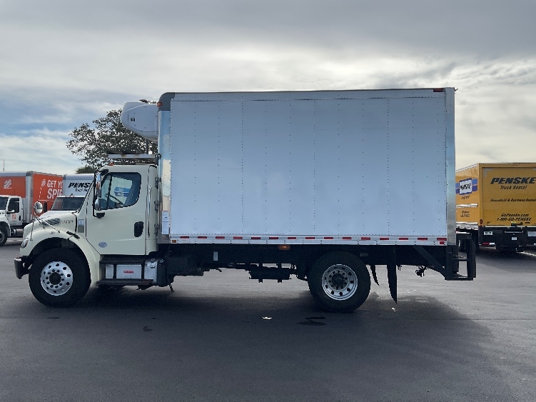 2021 Freightliner eM2 in Tampa, FL — photo 4