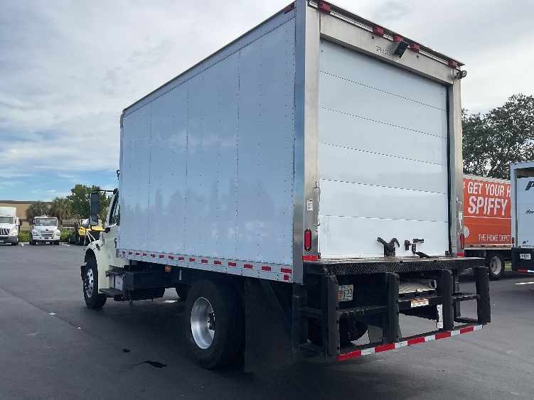2021 Freightliner eM2 in Tampa, FL — photo 6