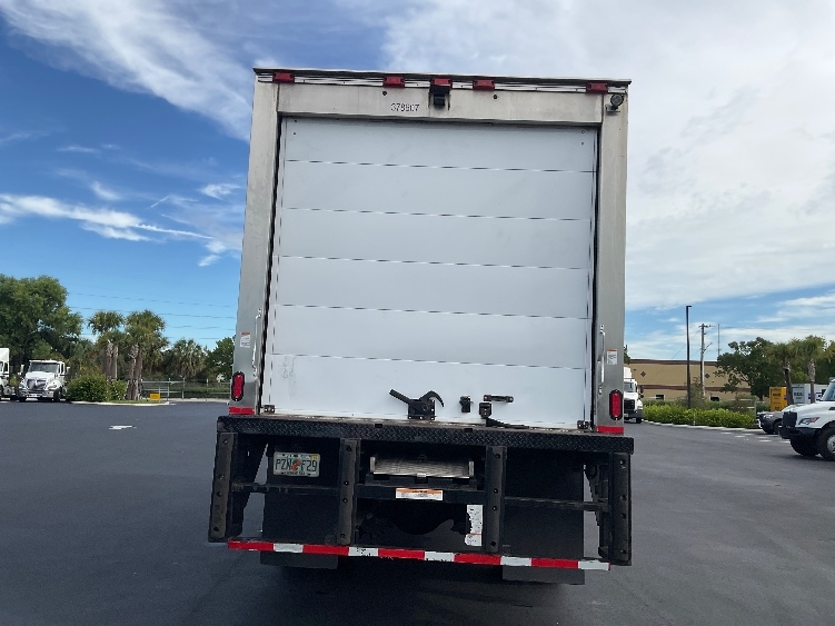 2021 Freightliner eM2 in Tampa, FL — photo 7