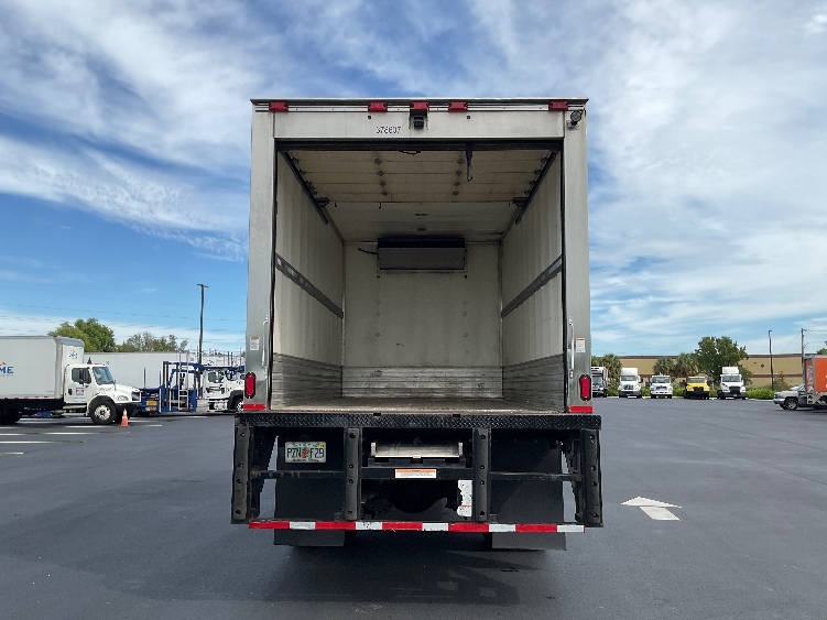 2021 Freightliner eM2 in Tampa, FL — photo 8
