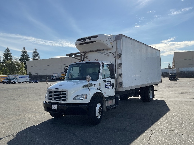 2021 Freightliner eM2 in West Sacramento, CA — photo 3