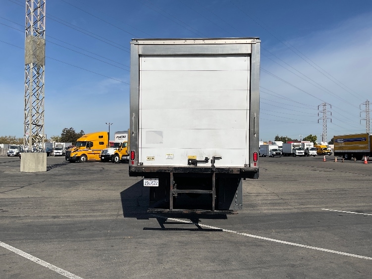 2021 Freightliner eM2 in West Sacramento, CA — photo 7