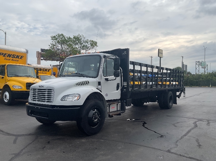 2021 Freightliner eM2 in Milwaukee, WI — photo 3
