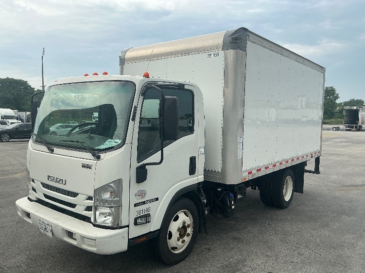 2021 Isuzu NRR in Melrose Park, IL — photo 3