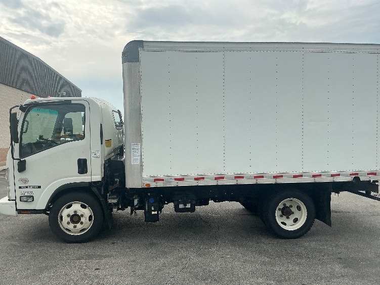 2021 Isuzu NRR in Melrose Park, IL — photo 4