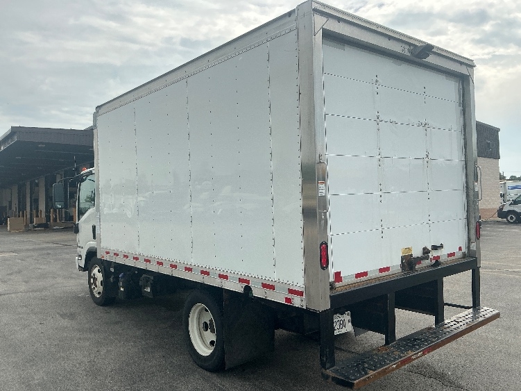 2021 Isuzu NRR in Melrose Park, IL — photo 6