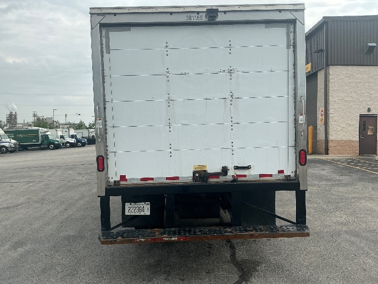 2021 Isuzu NRR in Melrose Park, IL — photo 7
