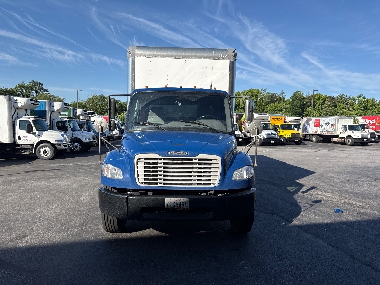2021 Freightliner eM2 in Jessup, MD — photo 2