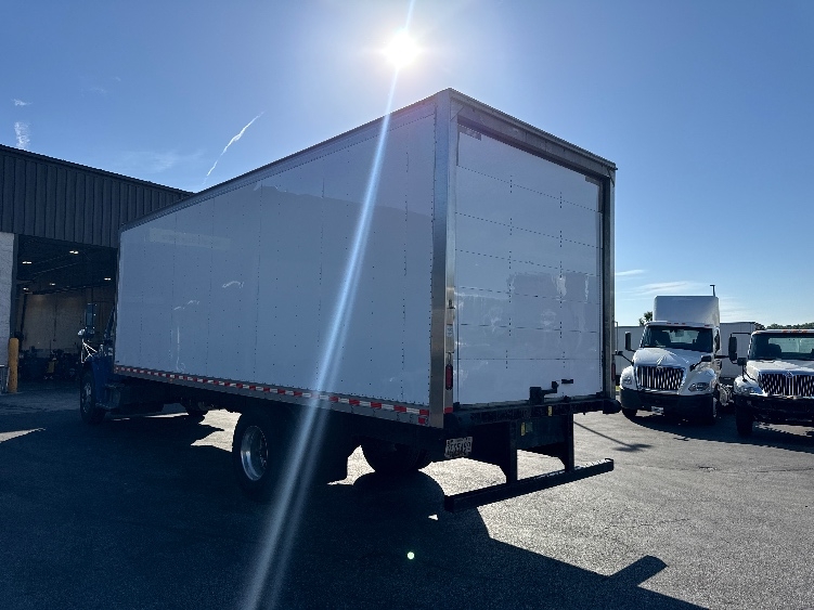 2021 Freightliner eM2 in Jessup, MD — photo 6