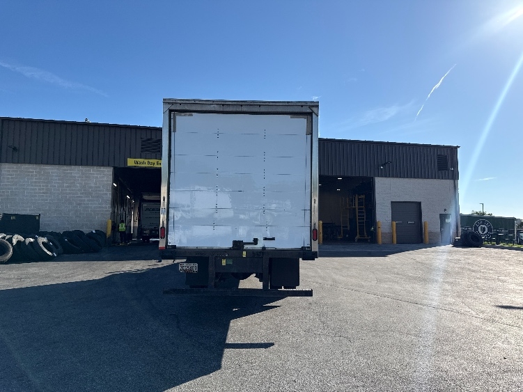 2021 Freightliner eM2 in Jessup, MD — photo 7