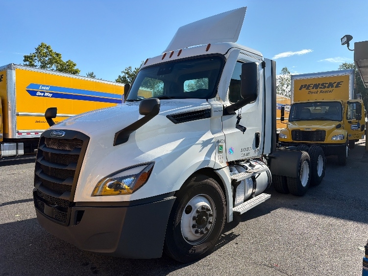 2021 Freightliner Cascadia in Capitol Heights, MD