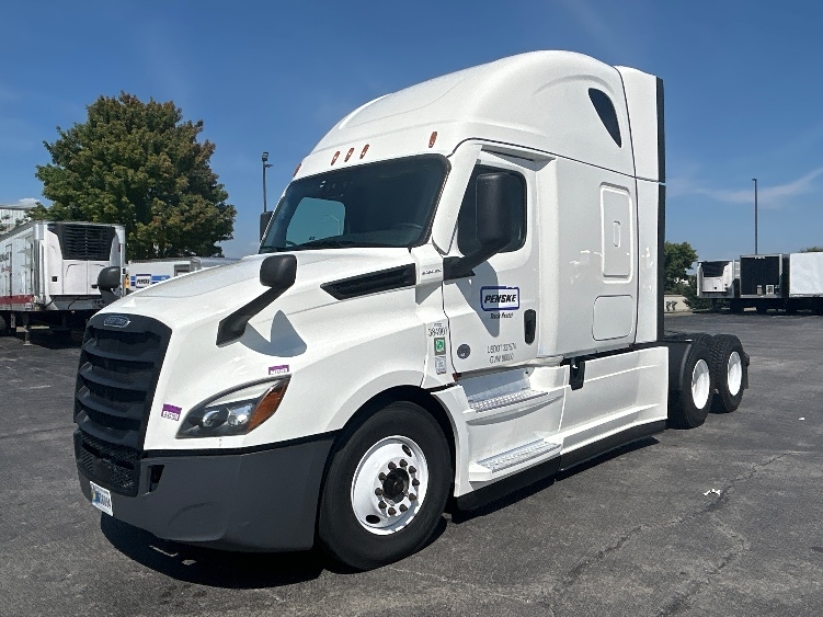2022 Freightliner Cascadia in Springfield, MO — photo 3