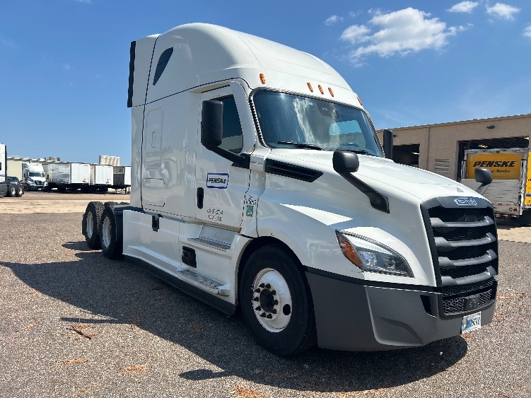 2022 Freightliner Cascadia in Dallas, TX