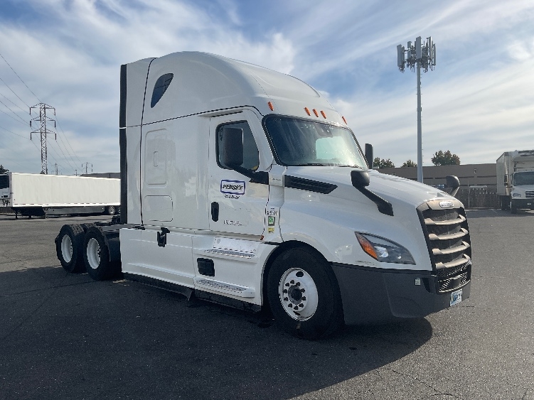 2022 Freightliner Cascadia in San Leandro, CA