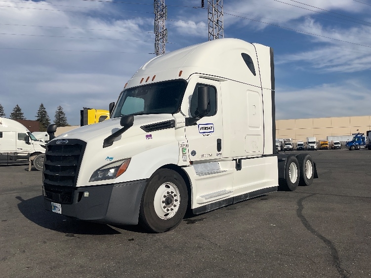 2022 Freightliner Cascadia in San Leandro, CA — photo 3