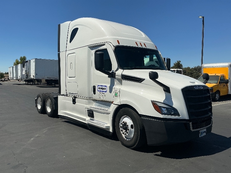 2022 Freightliner Cascadia in San Diego, CA