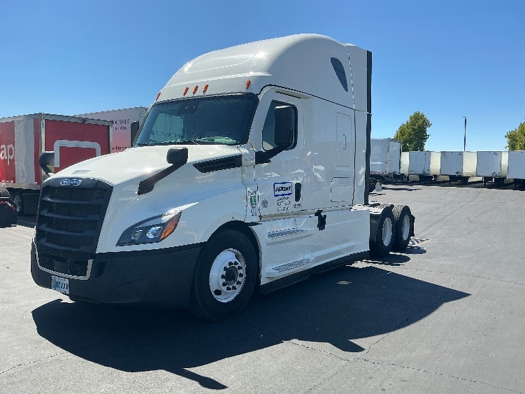 2022 Freightliner Cascadia in San Diego, CA — photo 3