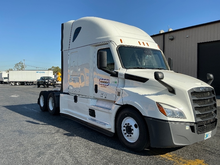 2022 Freightliner Cascadia in Albuquerque, NM