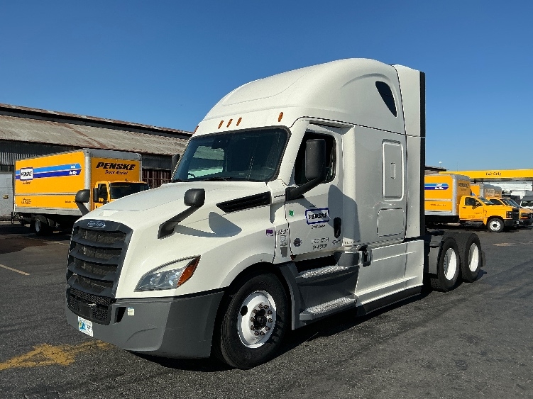2022 Freightliner Cascadia in Albuquerque, NM — photo 3