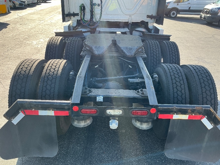 2022 Freightliner Cascadia in Albuquerque, NM — photo 6
