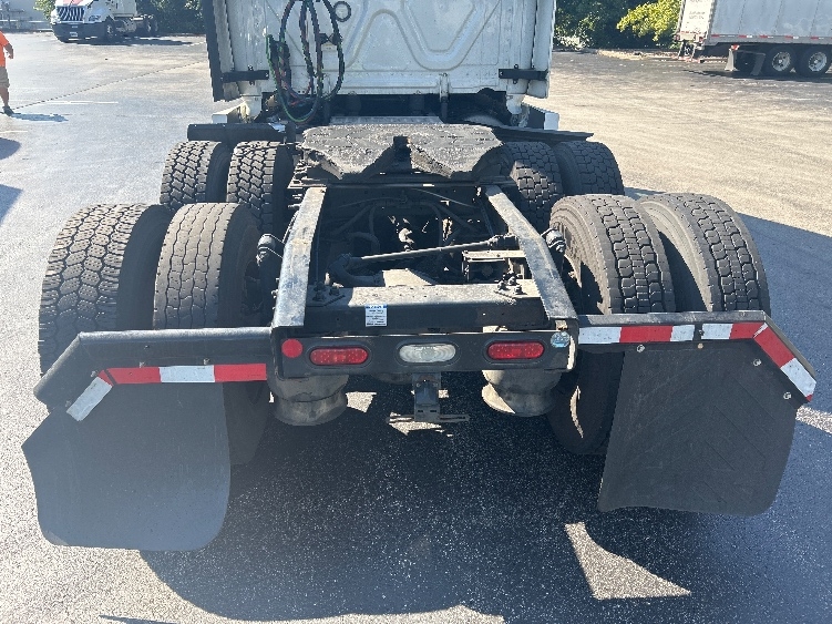 2022 Freightliner Cascadia in Melrose Park, IL — photo 6
