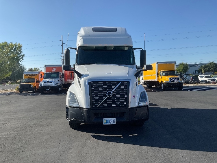2022 Volvo VNL 760 in Boise, ID — photo 2
