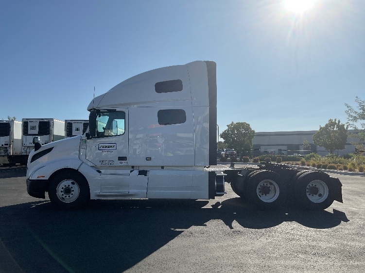 2022 Volvo VNL 760 in Boise, ID — photo 4