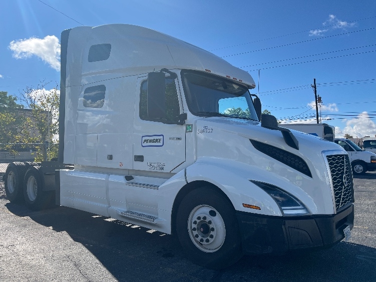 2022 Volvo VNL 760 in Prescott Valley, AZ