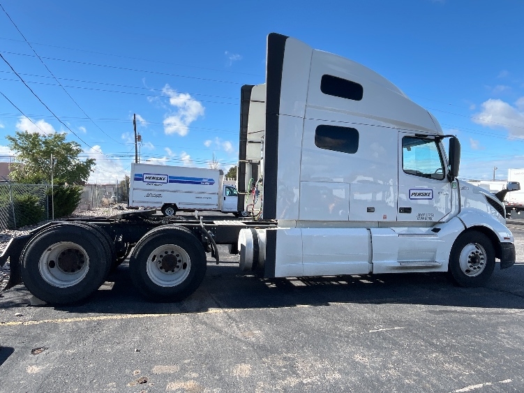 2022 Volvo VNL 760 in Prescott Valley, AZ — photo 8