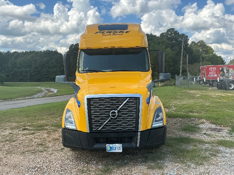2022 Volvo VNL 760 in Baton Rouge, LA — photo 2