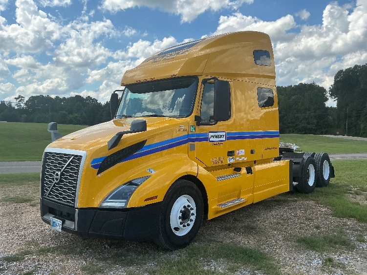 2022 Volvo VNL 760 in Baton Rouge, LA — photo 3