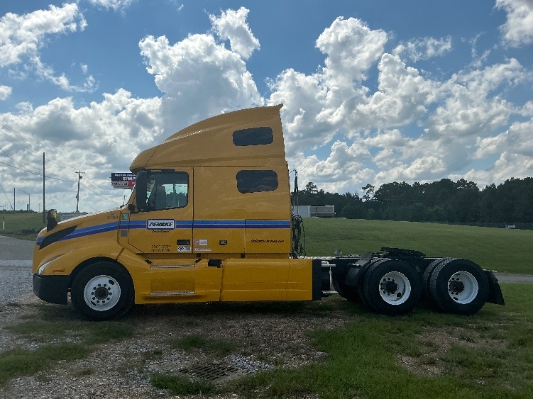 2022 Volvo VNL 760 in Baton Rouge, LA — photo 4