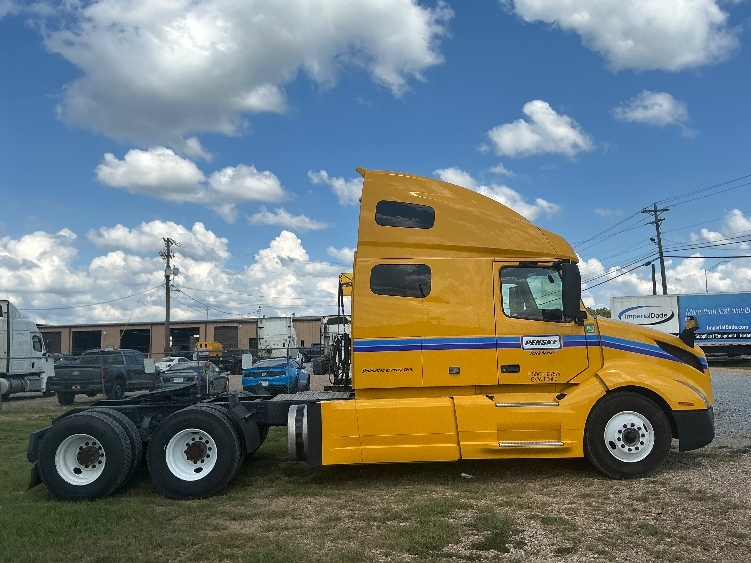 2022 Volvo VNL 760 in Baton Rouge, LA — photo 8