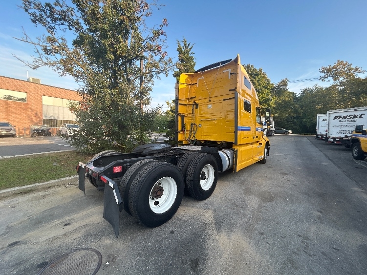 2022 Volvo VNL 760 in Linden, NJ — photo 7