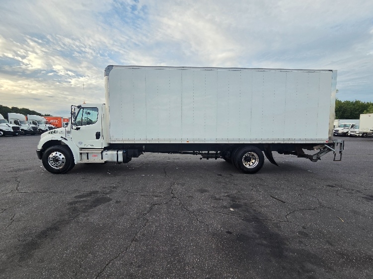 2021 Freightliner eM2 in Springfield, MA — photo 4