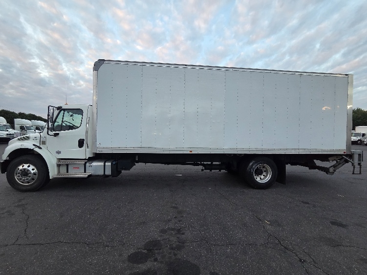 2021 Freightliner eM2 in Springfield, MA — photo 4