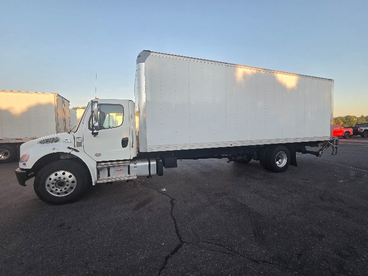 2021 Freightliner eM2 in Springfield, MA — photo 4