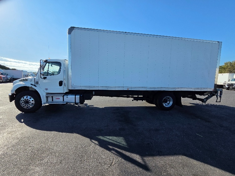 2021 Freightliner eM2 in Springfield, MA — photo 4