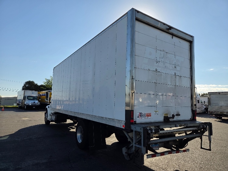 2021 Freightliner eM2 in Springfield, MA — photo 6
