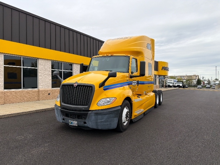 2022 International LT in Sturtevant, WI — photo 3