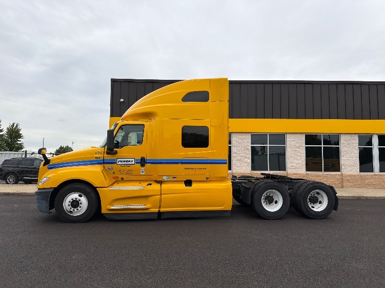 2022 International LT in Sturtevant, WI — photo 4