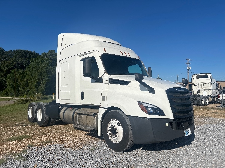 2021 Freightliner Cascadia in Hattiesburg, MS