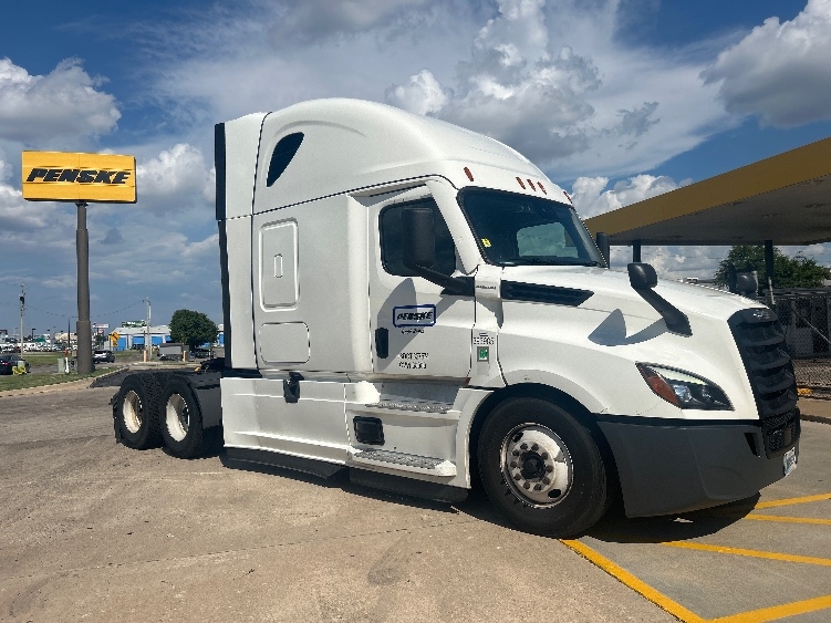 2022 Freightliner Cascadia in Indianapolis, IN