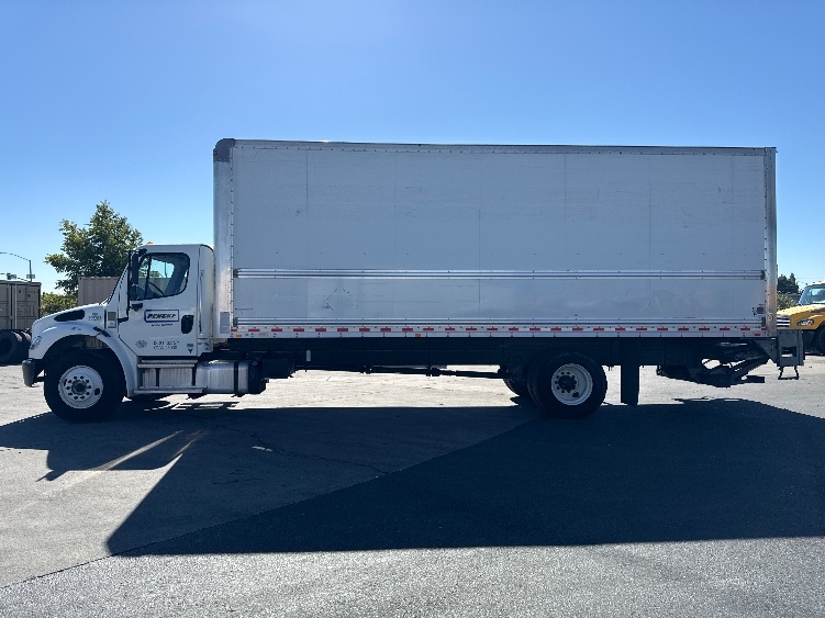 2022 Freightliner eM2 in West Sacramento, CA — photo 4