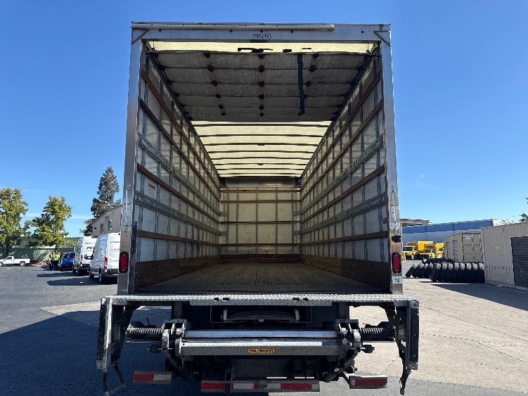 2022 Freightliner eM2 in West Sacramento, CA — photo 8